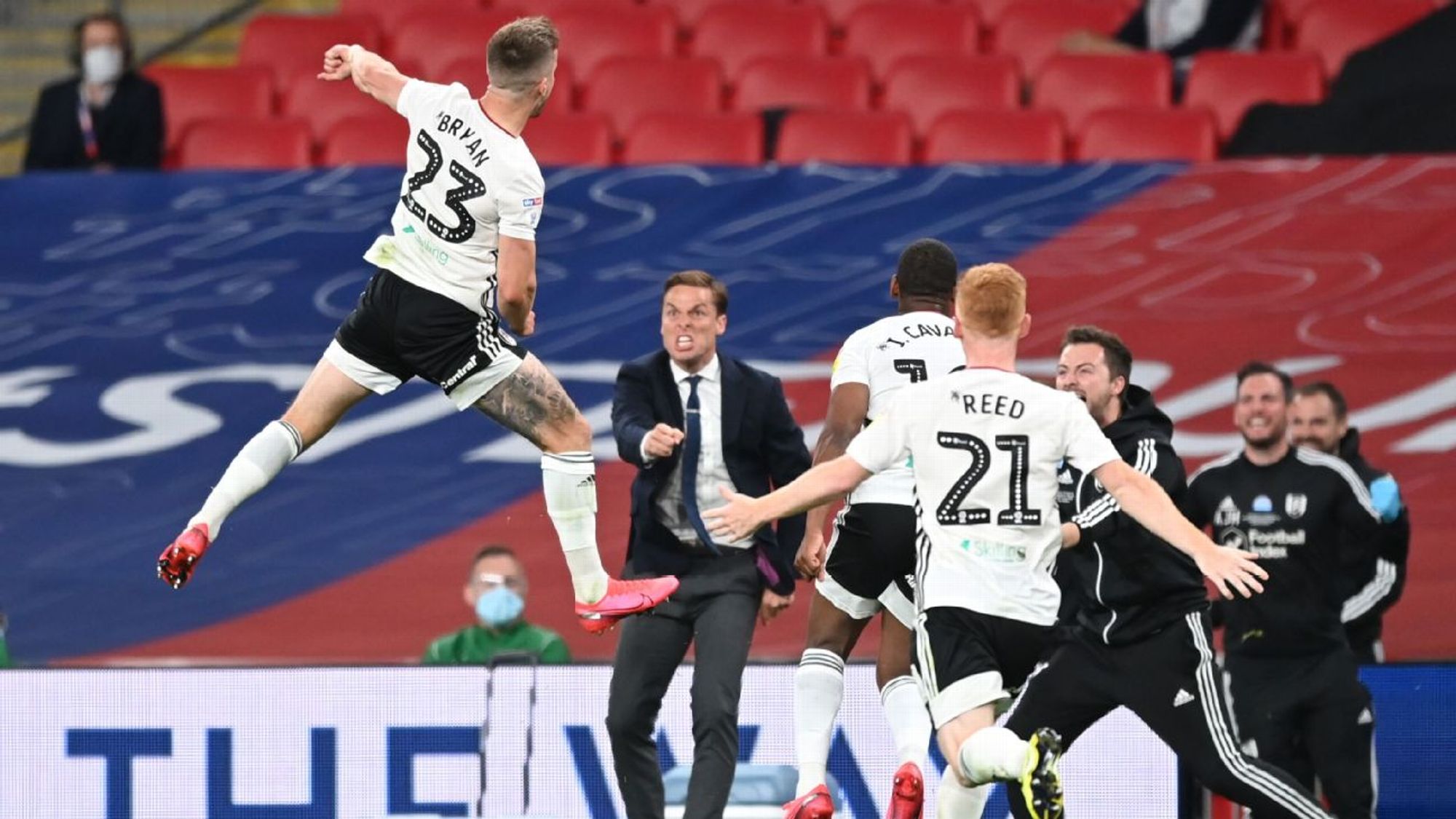 他从一个被 他从一个被